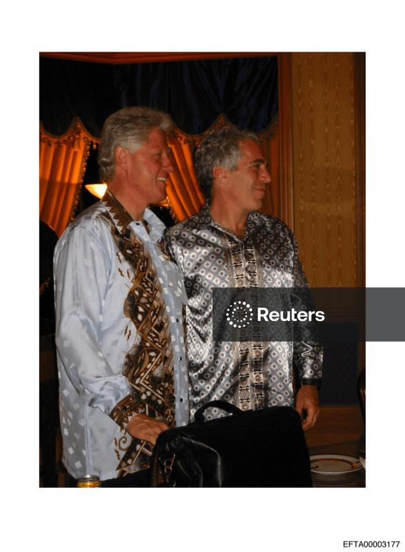 “Eu não vi nada”, diz Bill Clinton aos parlamentares que investigam Epstein