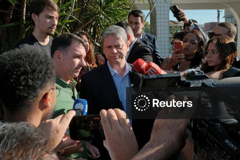 Flávio se reúne com Tarcísio e diz que estarão juntos para construir projeto para o Brasil