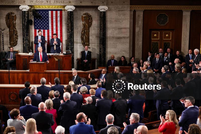 Trump proclama "era de ouro" em discurso sobre estado da União