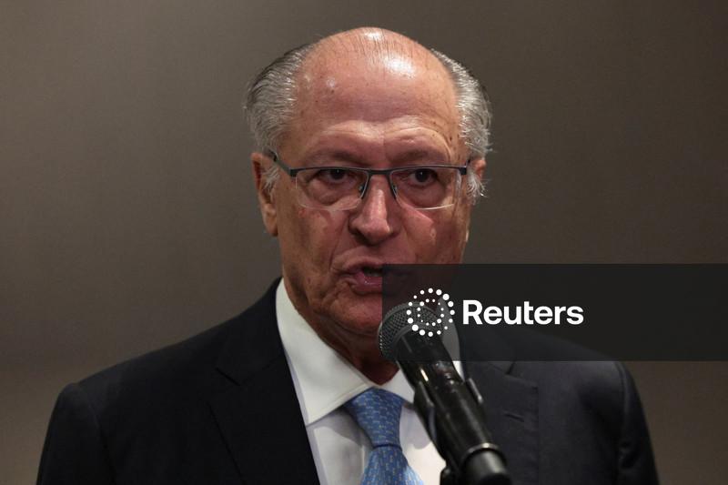 Coca-Cola vai investir R$30 bilhões no Brasil até 2030, diz Alckmin