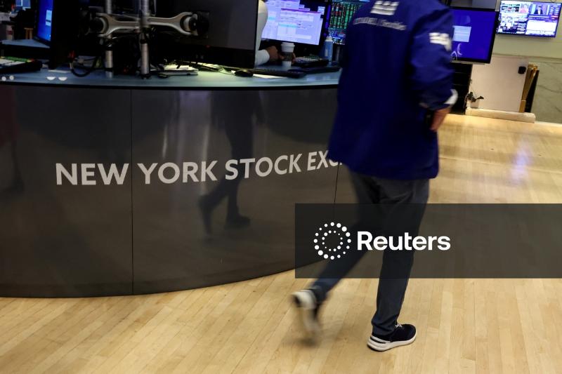 Wall Street estende alta impulsionada por tecnologia conforme diminuem temores relacionados a IA