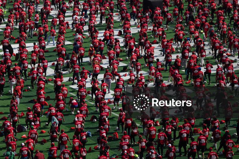 México marca recorde mundial do Guinness com maior aula de futebol do mundo