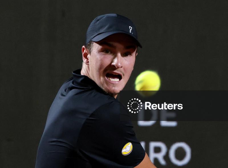 Após jogo equilibrado com Sinner, Fonseca enfrentará Alcaraz em Miami