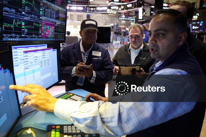 Wall Street cai conforme receios sobre Oriente Médio impulsionam petróleo dos EUA para 8%