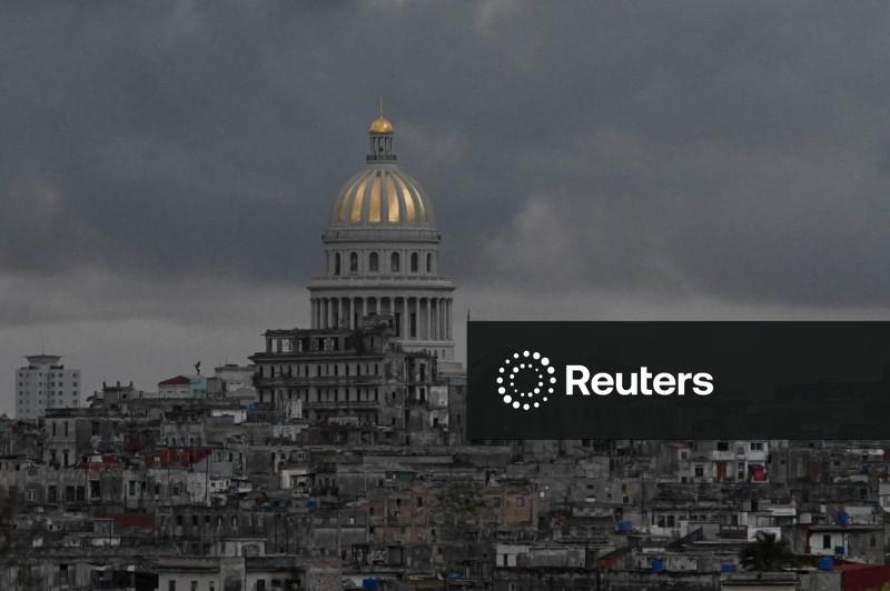 Cuba reconecta rede elétrica, mas milhões de pessoas continuam sem energia