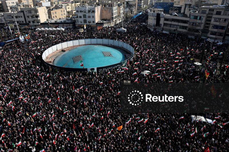 Trump diz que guerra pode acabar em breve, enquanto novo líder linha-dura do Irã ganha apoio