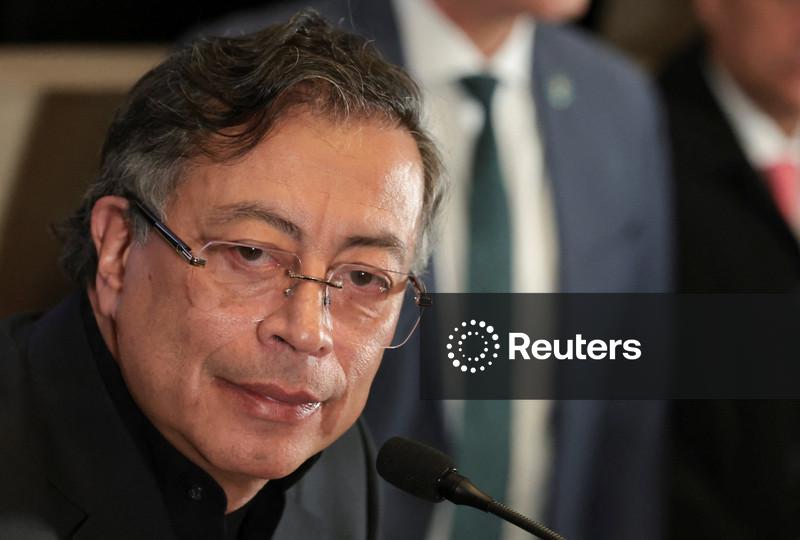 Em conversa por telefone, Trump diz que Petro, da Colômbia, é bem-vindo nos EUA