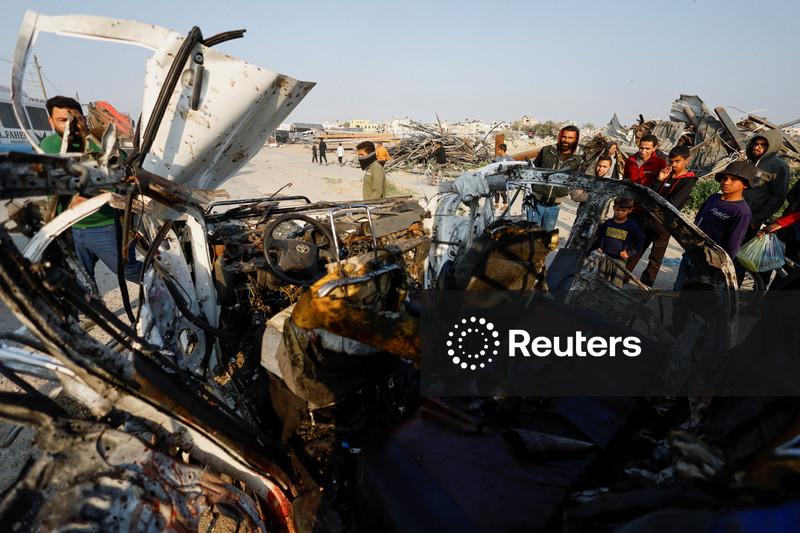 Israel intensifica ataques contra polícia de Gaza enquanto Hamas busca controle