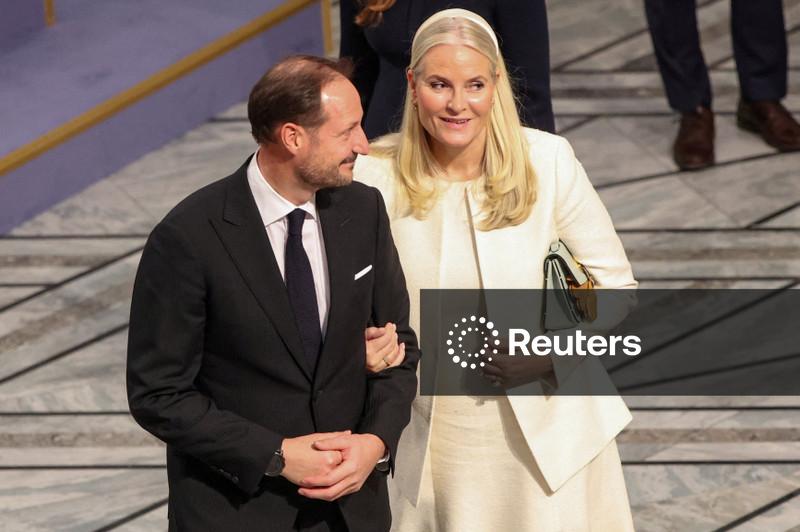 Princesa herdeira da Noruega diz que foi "manipulada e enganada" por Epstein