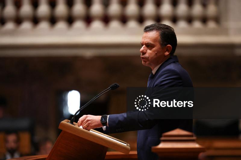 Líder português defende que EUA utilizem base na campanha contra Irã, em contraste com Espanha