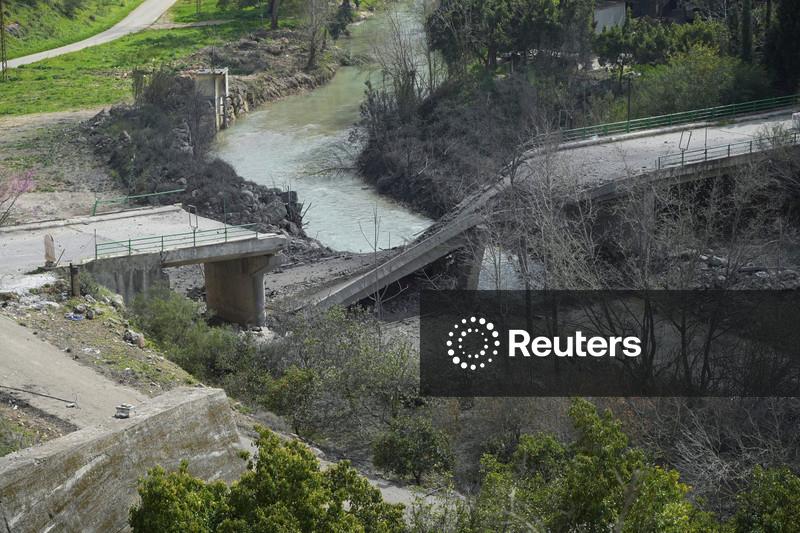 Israel destrói ponte no Líbano e ameaça a infraestrutura na luta contra o Hezbollah