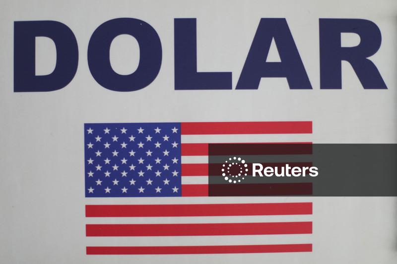 Dólar mostra estabilidade com mercado à espera de decisões sobre juros no Brasil e nos EUA