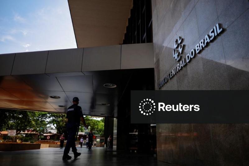 BC melhora projeção de déficit em transações correntes em 2026 para US$58 bi, ante rombo de US$60 bi antes