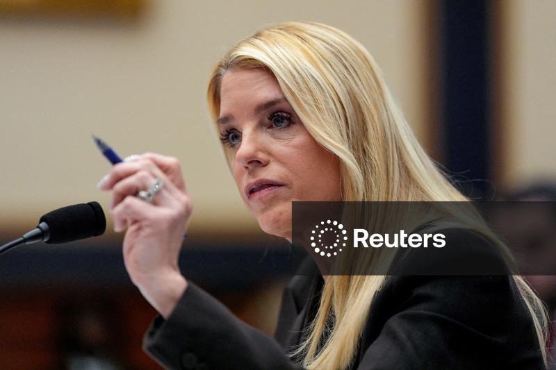 Painel da Câmara dos EUA intima procuradora-geral Bondi na investigação de Epstein