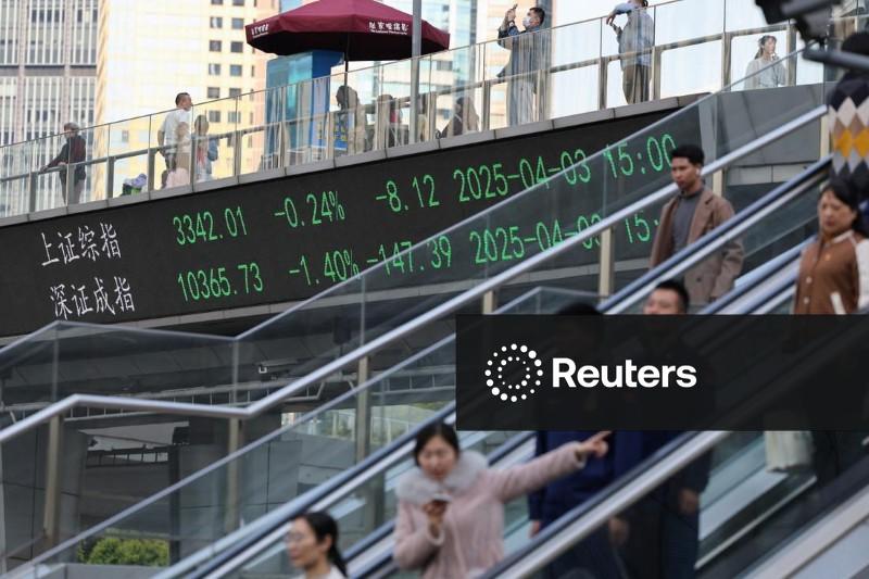 Ações chinesas registram pior pregão em um mês; Hong Kong amplia perdas com guerra no Oriente Médio