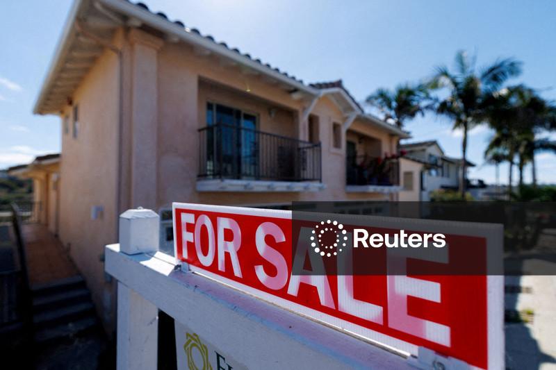 Vendas pendentes de moradias nos EUA têm alta inesperada em fevereiro com taxas de hipoteca mais baixas