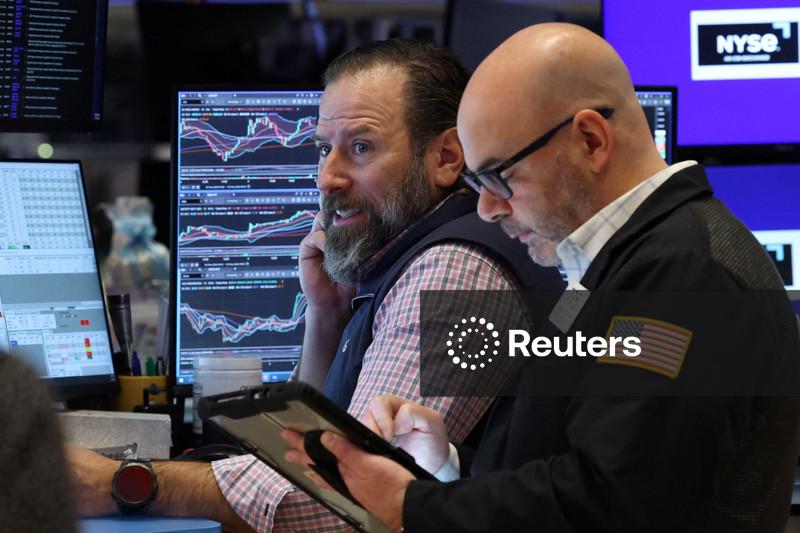 Wall Street abre em alta após notícia de contato secreto do Irã com os EUA