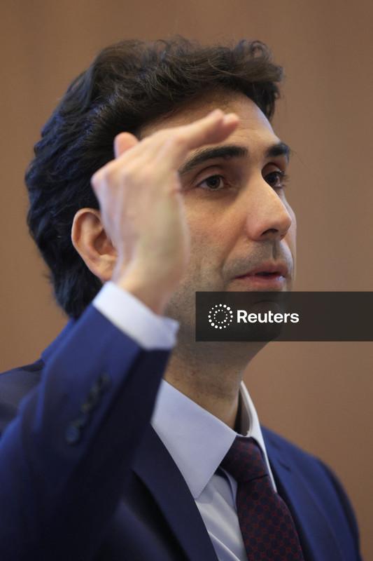 Intervenções do BC no câmbio seguem "orientação de sempre", diz Galípolo