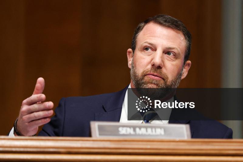 Trump nomeia senador Mullin para substituir Noem como secretário do Departamento de Segurança Interna