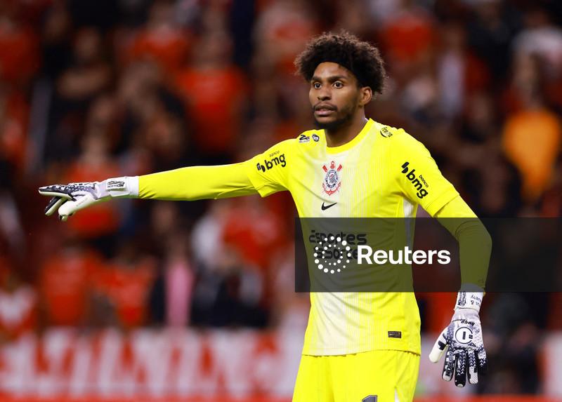 Hugo Souza é convocado para amistosos contra França e Croácia após lesão de Alisson