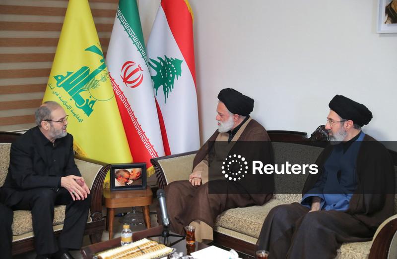 Filho de Khamenei, Mojtaba está vivo e é favorito para sucedê-lo, dizem fontes iranianas