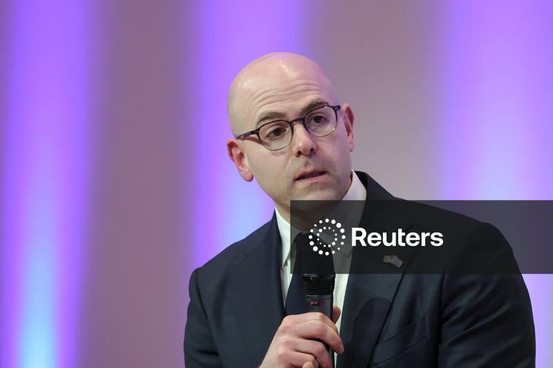 Miran, do Fed, diz que alta do petróleo pode drenar demanda, tornando sua inclinação mais "dovish"