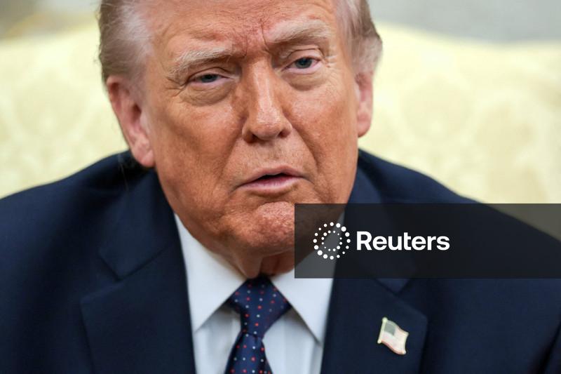 Trump diz que EUA vão cortar todo comércio com a Espanha