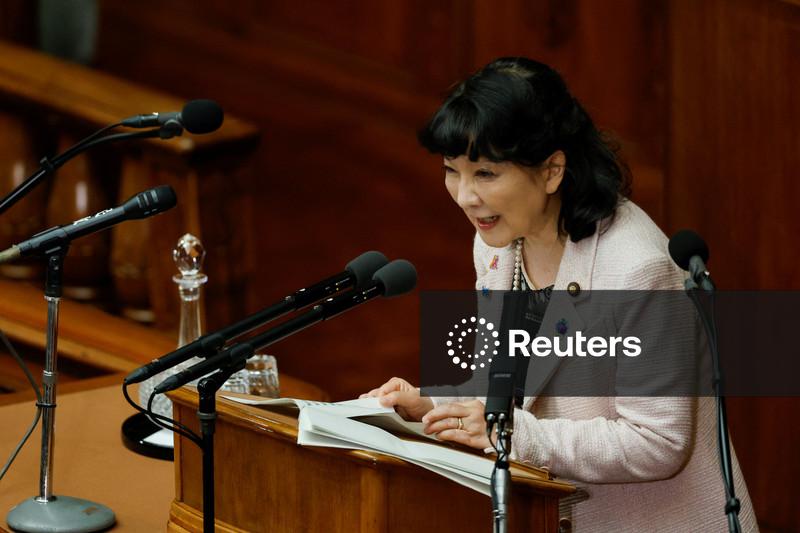 Ministra das Finanças do Japão sinaliza prontidão para tomar medidas decisivas em relação ao câmbio