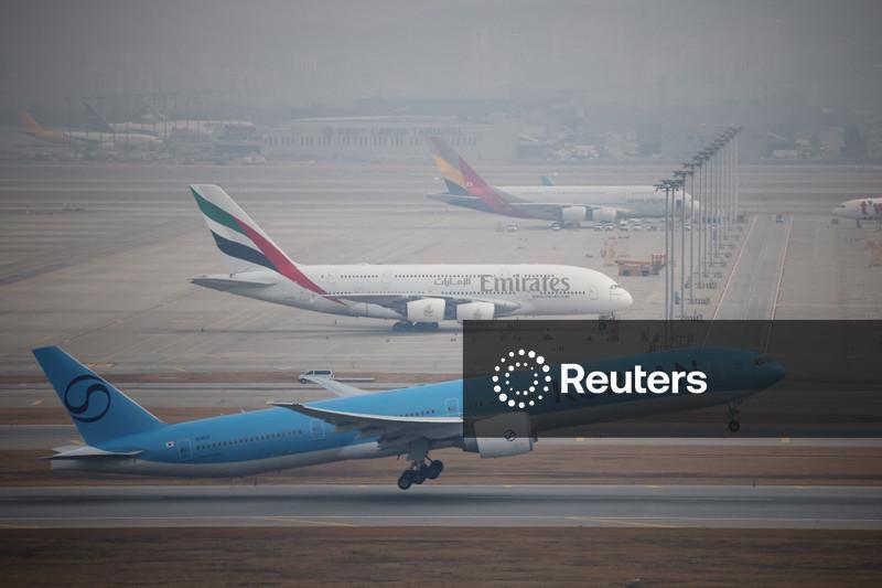 Ações das companhias aéreas globais oscilam com setor afetado por conflito no Oriente Médio