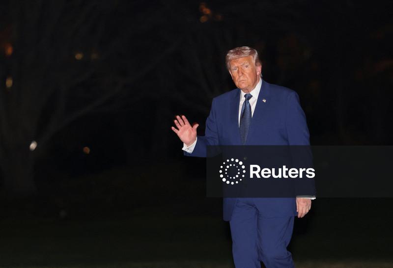 Trump diz ao site Axios que guerra no Irã terminará em breve, "praticamente não há mais nada" para atacar