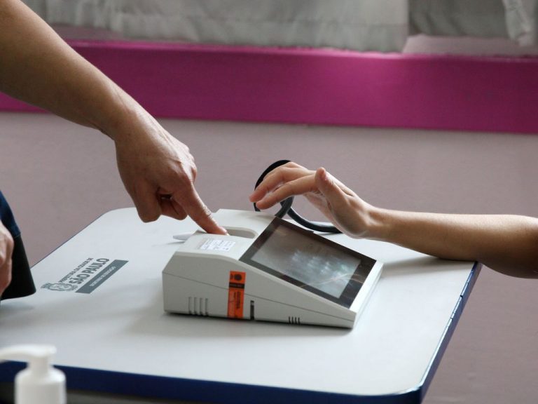 Eleições municipais ainda refletem, em parte, polarização política nacional