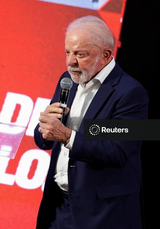 Lula diz que deu a Durigan missão de encontrar solução para endividamento da sociedade