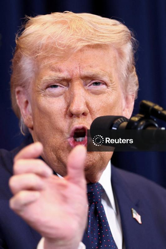 Trump diz ao Irã para remover quaisquer minas no Estreito de Ormuz