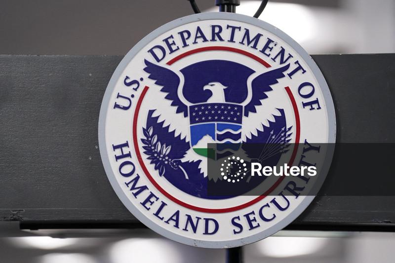 Juiz dos EUA impede governo Trump de deter milhares de refugiados