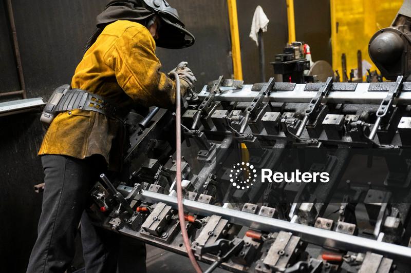 Produção manufatureira dos EUA tem leve alta em fevereiro