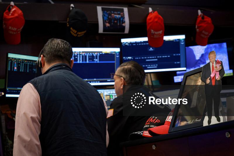 Wall St sobe após Trump adiar ataques a usinas de energia iranianas