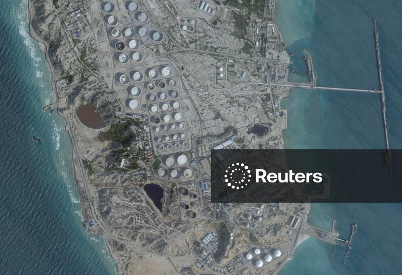 Trump diz que EUA atingiram alvos militares na Ilha Kharg do Irã, importante centro de exportação de petróleo