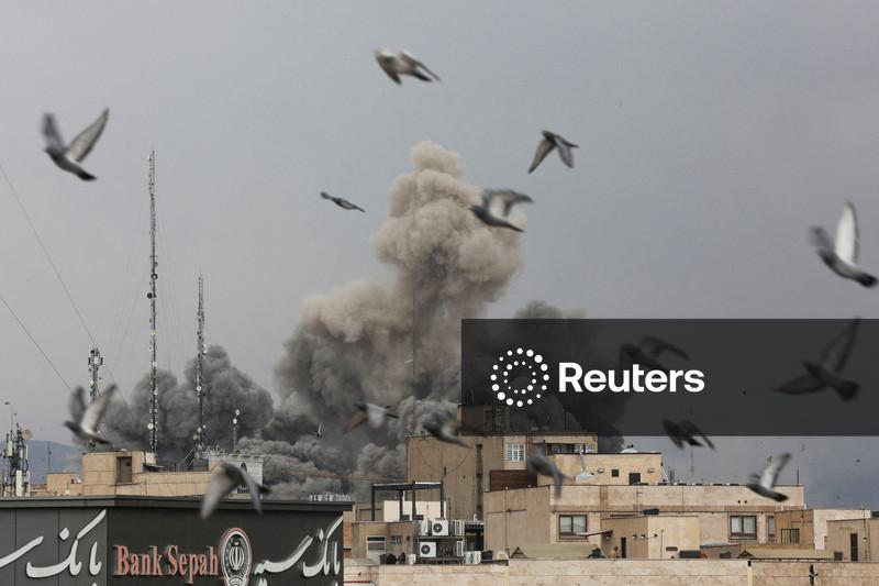 Conflito no Irã se alastra para o Líbano; Kuwait abate jatos norte-americanos por engano