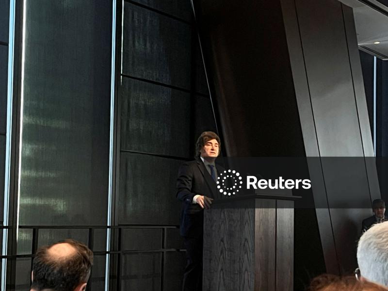 Milei faz defesa da recuperação argentina nos EUA enquanto Oriente Médio assusta investidor