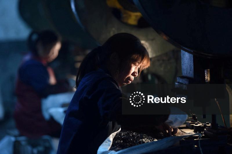 Setor industrial da China tem crescimento mais rápido em um ano, enquanto riscos da guerra aumentam