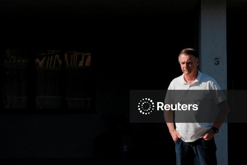 Bolsonaro teve boa evolução nas últimas 24 horas, segue sem previsão de alta da UTI, diz boletim médico