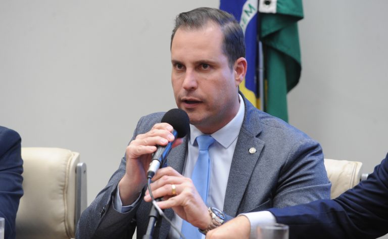 Projeto proíbe reserva de mercado na pesca esportiva e exige dados científicos para restrições estad