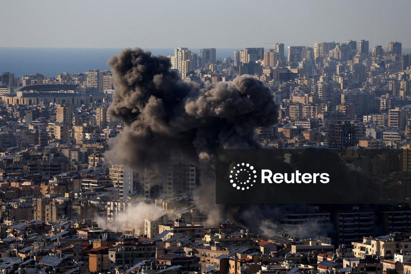 Israel ataca perto de Beirute e enviado diz que desarmar Hezbollah pode acabar com guerra