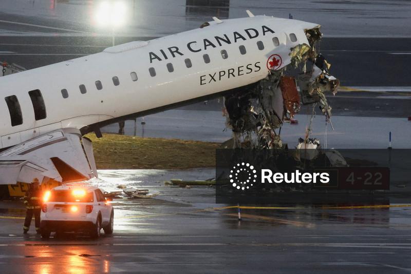 Chefe de Transportes dos EUA diz que LaGuardia vai operar com capacidade reduzida por "algum tempo"