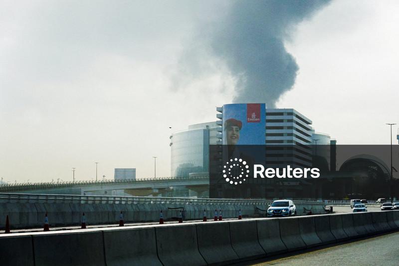 Emirados Árabes Unidos fecham temporariamente todo seu espaço aéreo