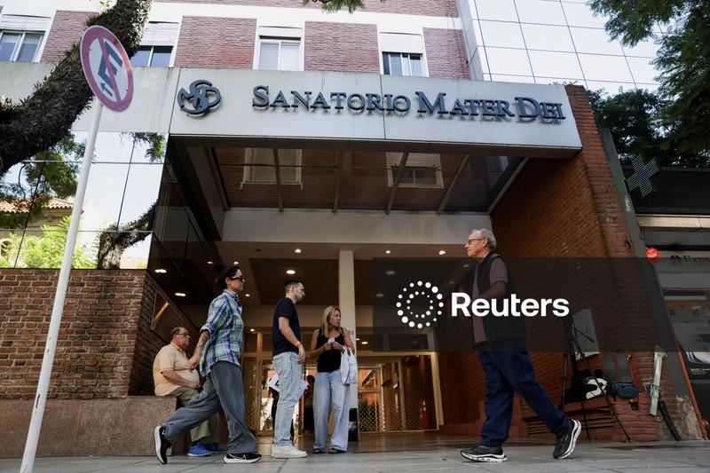 Stevie Young, guitarrista do AC/DC, deixa hospital em Buenos Aires