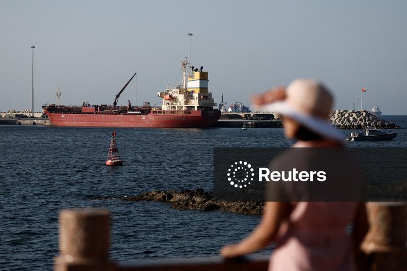 Petróleo despenca 11% após Trump prever fim rápido para guerra com Irã