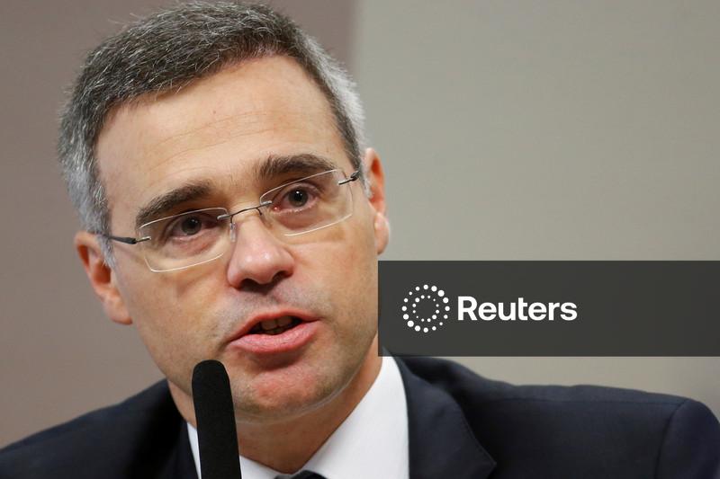 Mendonça articulou formação rápida de maioria na 2ª Turma para manter prisão de Vorcaro em meio à discussão de delação