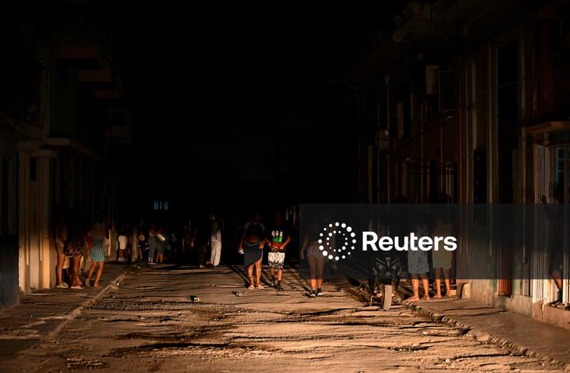 Rede elétrica nacional de Cuba entra em colapso, deixando milhões de pessoas sem energia