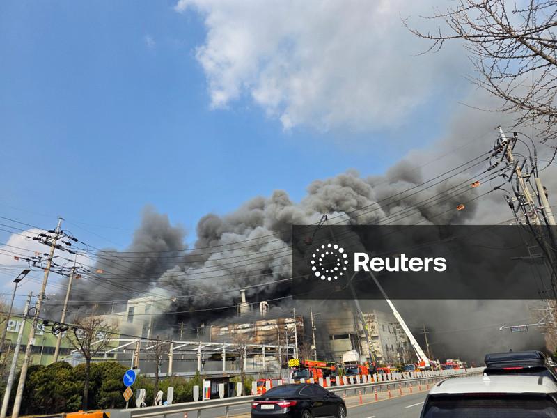 Incêndio em fábrica coreana de autopeças mata 10 pessoas, fere 59 e 4 estão desaparecidas